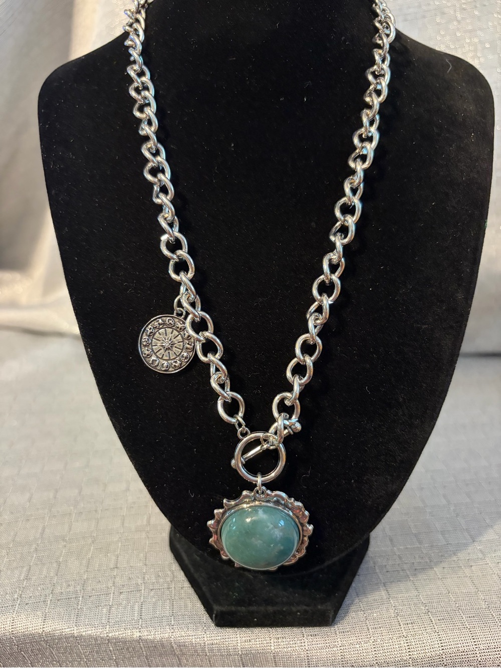 Silver-tone Chain Necklace with Green Stone Pendant’s